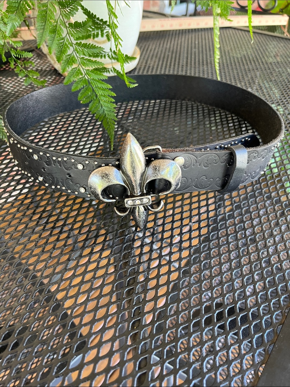 Miss Me Black Fleur-de-Lis Accent Leather Belt Size Medium